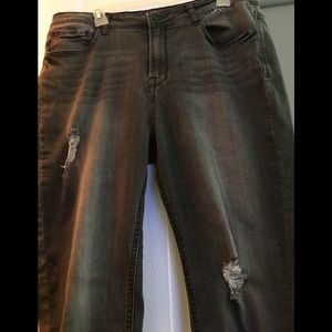 “Destroyed” jeans